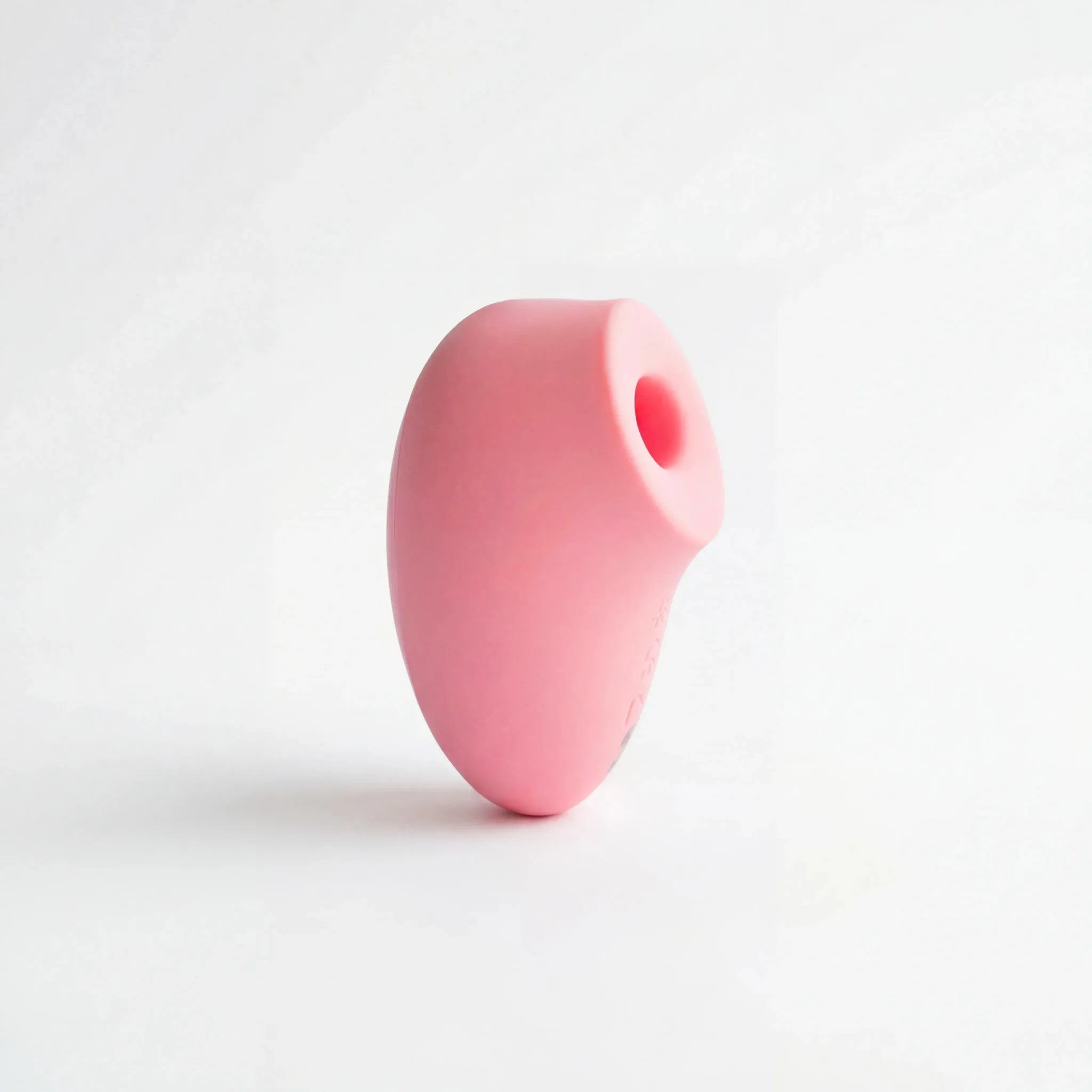 Smooch Sonic Stimulator by Oboo - front view on white background
